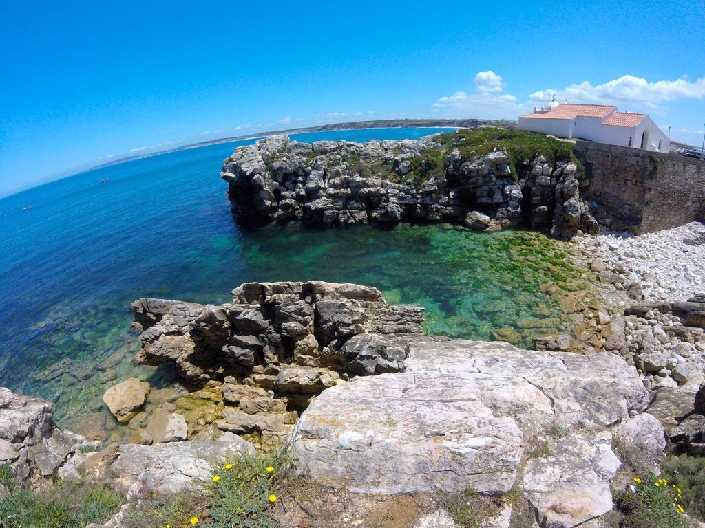 Shark'S Lodge Baleal Exterior foto